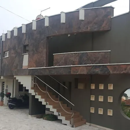 דירה In With Balcony, Air Conditioning Wifi 4328-3 טרוגיר